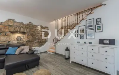 Istria, Sveti Lovreč, Authentic stone villa with pool and 5,000 m² private land - 11