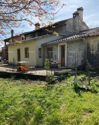 Haus, Stari Pazin, Pazin, mit asphaltiertem Zugang und Grundstück rund ums Haus - 4
