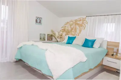 Stan 47 m², Rovinj okolica - terasa i parking - 2