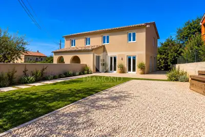 House 132 m², Bale - 3 bedrooms and yard