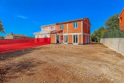 House 132 m², Bale - 3 bedrooms and yard - 2