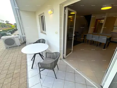 Geräumige Wohnung in einer Anlage mit Pool, Garage und Meerblick – nur 70 m vom Meer entfernt, Umag! - 4