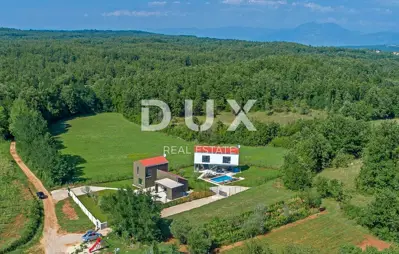 Haus 370 m², Barban - zwei Häuser mit Pool und Grundstück