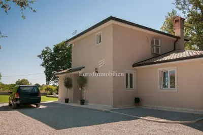 Vila 159 m², Tinjan - bazen i privatnost - 7