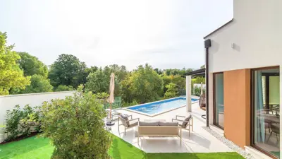 Modern semi-detached house with pool, Svetvinčenat, Istria - 5
