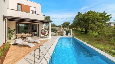 Modern semi-detached house with pool, Svetvinčenat, Istria