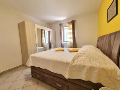 Samostojeća kuća u centru mjesta s bazenom - 22