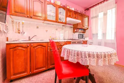 Stan 37 m², Rovinj centar - 1. kat i renovirana kupaonica - 4