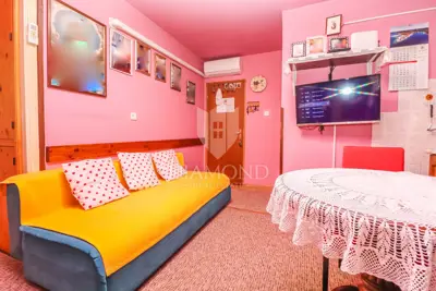 Stan 37 m², Rovinj centar - 1. kat i renovirana kupaonica - 3