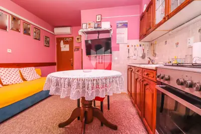 Stan 37 m², Rovinj centar - 1. kat i renovirana kupaonica