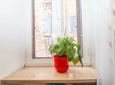 Stan 37 m², Rovinj centar - 1. kat i renovirana kupaonica - 2