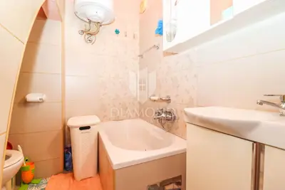 Stan 37 m², Rovinj centar - 1. kat i renovirana kupaonica - 8