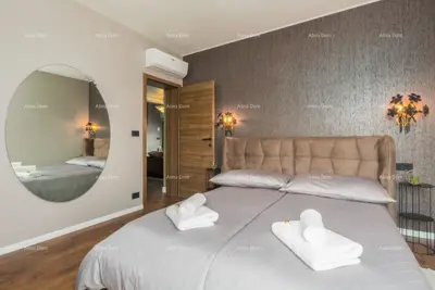 POREČ, Žbandaj – moderan stan s krovnom terasom i jacuzzijem - 6
