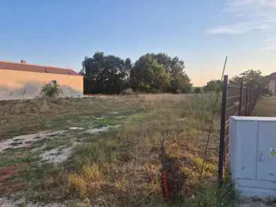 Građevinsko zemljište 1.014 m², Šumber - mir i privatnost