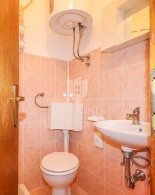 House 123 m², Rovinj - yard 346 m² and cistern - 19