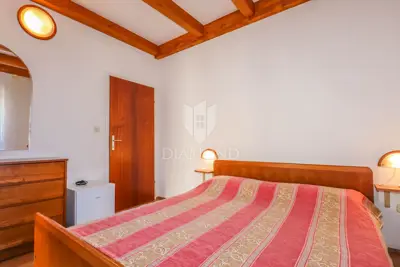 House 123 m², Rovinj - yard 346 m² and cistern - 13