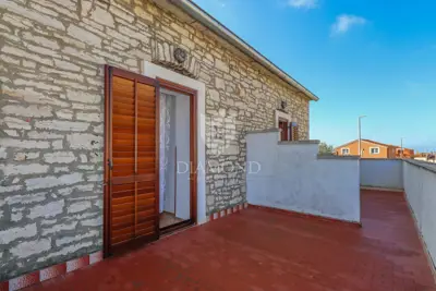 House 123 m², Rovinj - yard 346 m² and cistern - 16