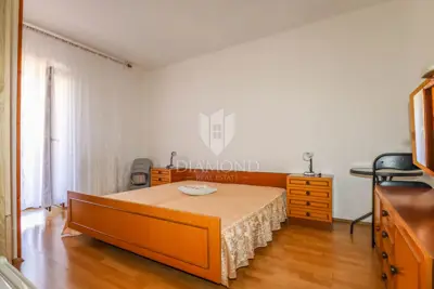 House 123 m², Rovinj - yard 346 m² and cistern - 18