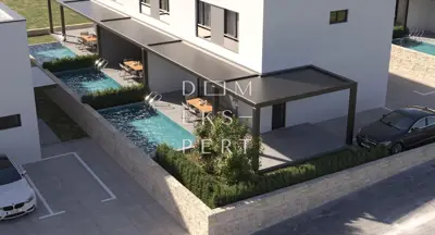 Mandre, Dvoetažni stan s bazenom, 110 m²