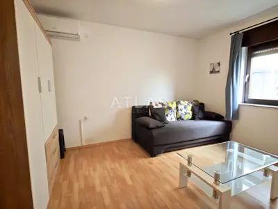 Stan, manji format, Hosti Rijeka i terasa 5 m² - 11