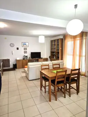 Stan, Krk, 2 spavaće sobe, okućnica i 2 parkirna mjesta - 9