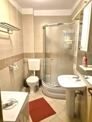 Stan, Krk, 2 spavaće sobe, okućnica i 2 parkirna mjesta - 22