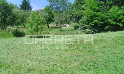Grundstück 868 m², Vrapče, Wohnnutzung und Versorgungsanschlüsse