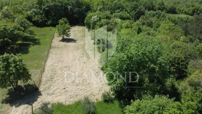 Ausgezeichnetes Bauland in der Nähe der Stadt