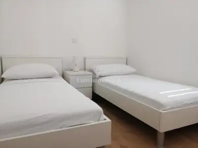 Kuća 423 m², Maslenica - 3 apartmana i pogled na more - 15