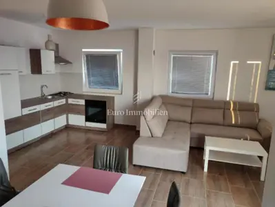 Kuća 423 m², Maslenica - 3 apartmana i pogled na more - 5