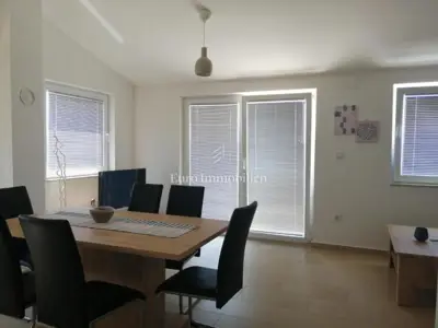 Kuća 423 m², Maslenica - 3 apartmana i pogled na more - 14