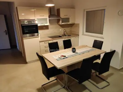 Kuća 423 m², Maslenica - 3 apartmana i pogled na more - 4