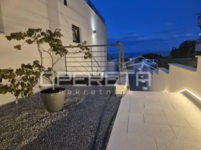 LOVRAN - Exklusive Wohnung von 141 m² mit Pool und atemberaubendem Panoramablick auf das Meer - 3 - 4