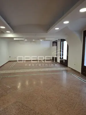 Poslovni prostor za najam u srcu barokne jezgre grada (74,31 m²) - 6
