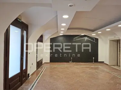 Poslovni prostor za najam u srcu barokne jezgre grada (74,31 m²) - 4