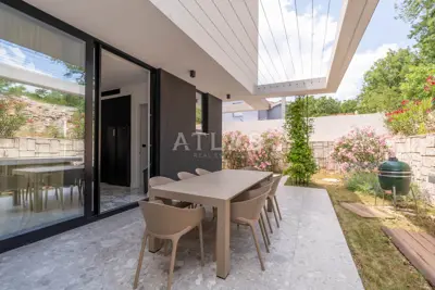 Haus zum Kauf in Kostrena, 285 m² - 8