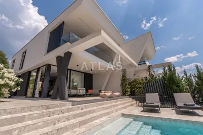 House for sale in Kostrena, 285 m²