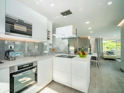 Villa 174 m², Labin - heated pool and summer kitchen - 9