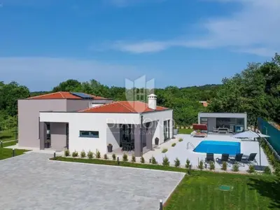 Villa 174 m², Labin - grijani bazen i ljetna kuhinja
