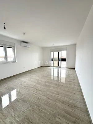 Stan 123 m² u Novigradu, privatno dvorište i bazen - 9