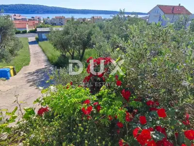 Haus 300 m², Barbat na Rabu - 300 m vom Meer, 5 Apartments - 2