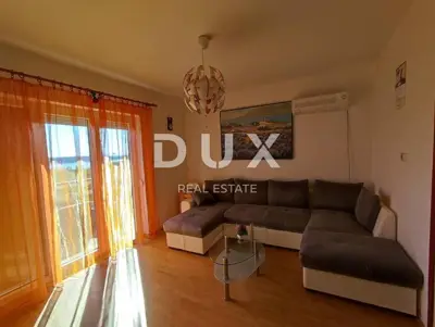 Haus 300 m², Barbat na Rabu - 300 m vom Meer, 5 Apartments - 8