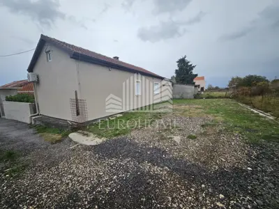 Smoković, samostojeća kuća prizemnica s bazenom - 18