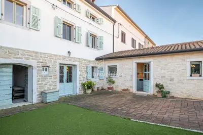 Stone house 150 m², Poreč surroundings - authentic Mediterranean style - 18