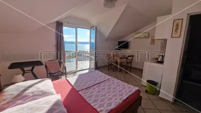 House 350 m², Karlobag - 50 m from the sea and the center - 8