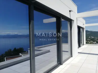 Penthouse 154 m², Lovran - sea view and terrace 40 m²