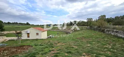 Zemljište 8.748 m², Svetvinčenat - građevinski i poljoprivredni dio