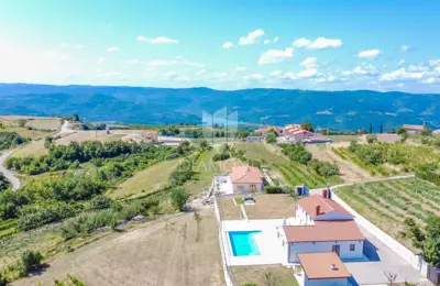 Vila 190 m², Buzet - panoramski pogled i privatnost