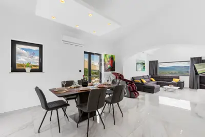 Vila 190 m², Buzet - panoramski pogled i privatnost - 6