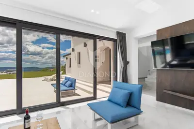 Vila 190 m², Buzet - panoramski pogled i privatnost - 12